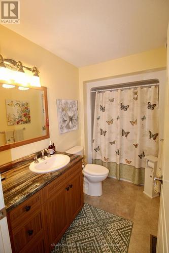 110 A 13Th Avenue, Hanover, ON - Indoor Photo Showing Bathroom