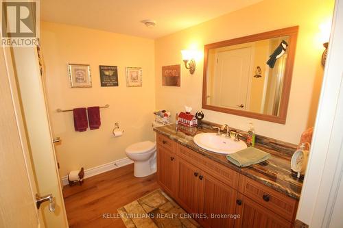 110 A 13Th Avenue, Hanover, ON - Indoor Photo Showing Bathroom