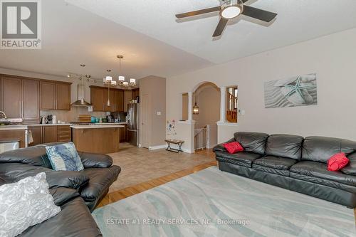 12 Seastar Road, Brampton, ON - Indoor Photo Showing Living Room