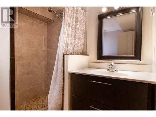 1765 Nixon Road, Revelstoke, BC - Indoor Photo Showing Bathroom