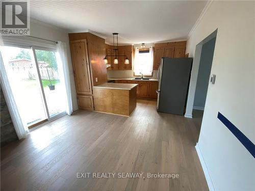 147 Lefebvre Avenue, Cornwall, ON - Indoor Photo Showing Kitchen