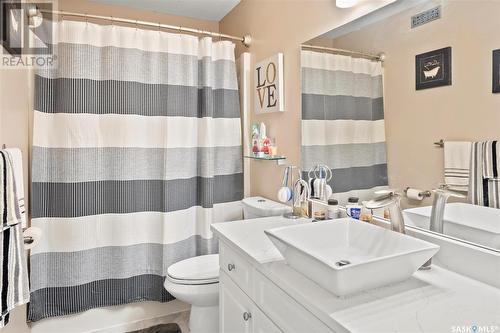 2135 Herman Avenue, Saskatoon, SK - Indoor Photo Showing Bathroom