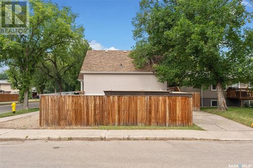 2135 Herman Avenue, Saskatoon, SK - Outdoor