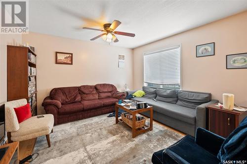 2135 Herman Avenue, Saskatoon, SK - Indoor Photo Showing Living Room