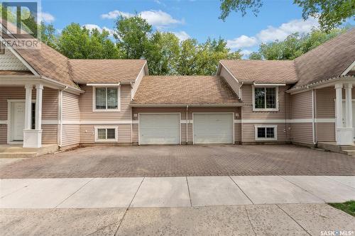 2135 Herman Avenue, Saskatoon, SK - Outdoor With Facade