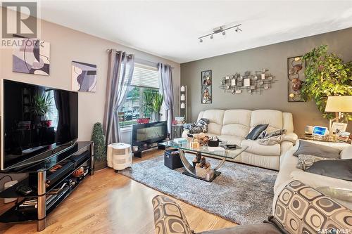 2135 Herman Avenue, Saskatoon, SK - Indoor Photo Showing Living Room