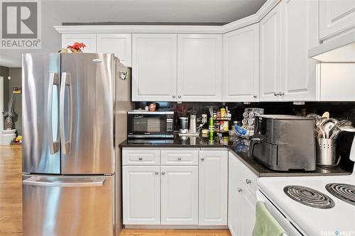 2135 Herman Avenue, Saskatoon, SK - Indoor Photo Showing Kitchen