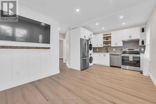 413 Paling Avenue, Hamilton, ON - Indoor Photo Showing Kitchen With Stainless Steel Kitchen