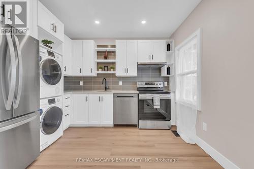 413 Paling Avenue, Hamilton, ON - Indoor Photo Showing Laundry Room