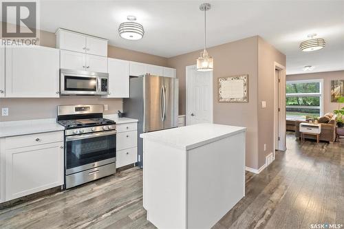 821 N Avenue S, Saskatoon, SK - Indoor Photo Showing Kitchen With Stainless Steel Kitchen