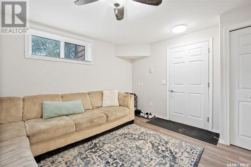 821 N Avenue S, Saskatoon, SK - Indoor Photo Showing Living Room