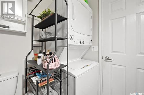 821 N Avenue S, Saskatoon, SK - Indoor Photo Showing Laundry Room