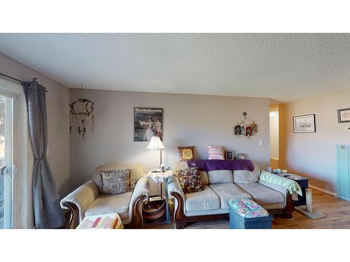 1214 - 2015 2Nd Street N, Cranbrook, BC - Indoor Photo Showing Living Room