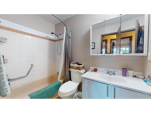 1214 - 2015 2Nd Street N, Cranbrook, BC - Indoor Photo Showing Bathroom