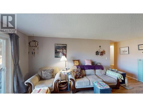 2015 2Nd  N Street Unit# 1214, Cranbrook, BC - Indoor Photo Showing Living Room