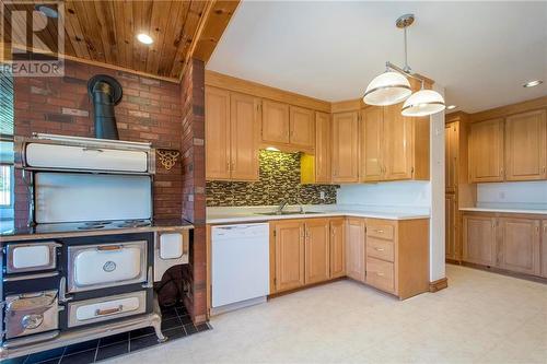 4158 Route 114, Hopewell Cape, NB - Indoor Photo Showing Kitchen