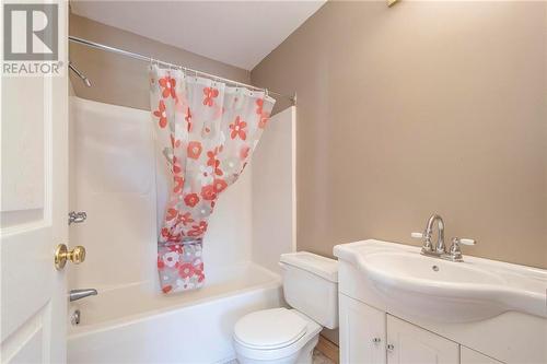 4158 Route 114, Hopewell Cape, NB - Indoor Photo Showing Bathroom