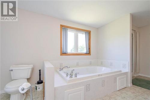 4158 Route 114, Hopewell Cape, NB - Indoor Photo Showing Bathroom