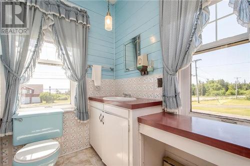 4158 Route 114, Hopewell Cape, NB - Indoor Photo Showing Bathroom