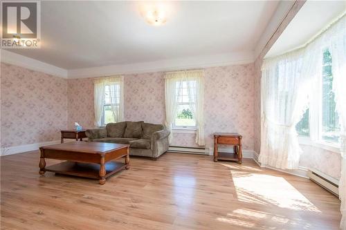 4158 Route 114, Hopewell Cape, NB - Indoor Photo Showing Living Room