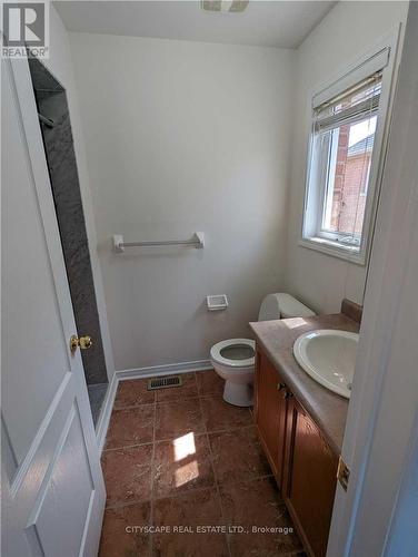 163 Flagstone Way, Newmarket, ON - Indoor Photo Showing Bathroom