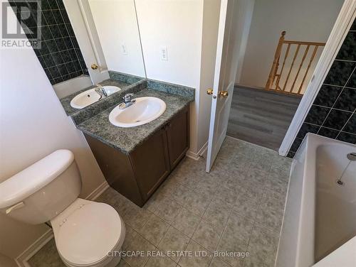 163 Flagstone Way, Newmarket, ON - Indoor Photo Showing Bathroom