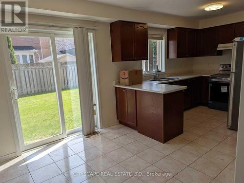 163 Flagstone Way, Newmarket, ON - Indoor Photo Showing Kitchen With Double Sink