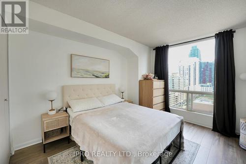 1610 - 25 Grenville Street, Toronto, ON - Indoor Photo Showing Bedroom