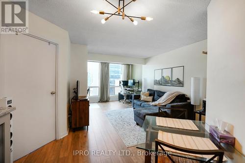 1610 - 25 Grenville Street, Toronto, ON - Indoor Photo Showing Living Room