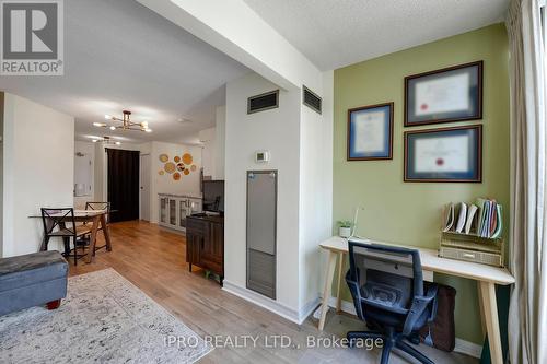 1610 - 25 Grenville Street, Toronto, ON - Indoor