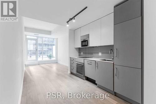 307 - 17 Dundonald Street, Toronto, ON - Indoor Photo Showing Kitchen