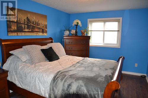 113 Green Gate Boulevard S, Cambridge, ON - Indoor Photo Showing Bedroom