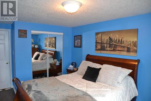 113 Green Gate Boulevard S, Cambridge, ON - Indoor Photo Showing Bedroom