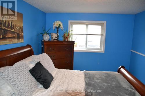 113 Green Gate Boulevard S, Cambridge, ON - Indoor Photo Showing Bedroom