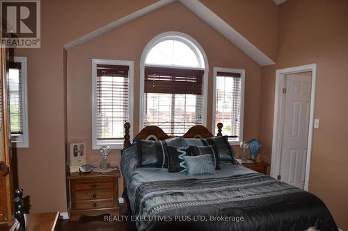 113 Green Gate Boulevard S, Cambridge, ON - Indoor Photo Showing Bedroom