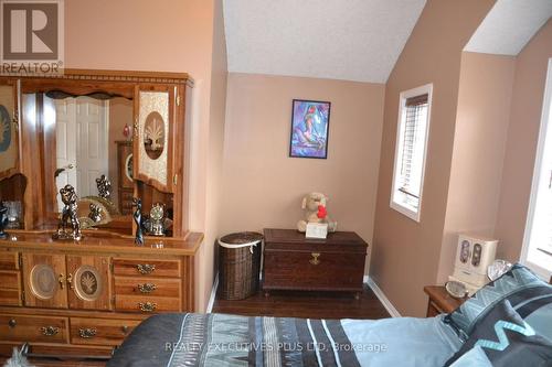 113 Green Gate Boulevard S, Cambridge, ON - Indoor Photo Showing Bedroom