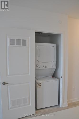 1705 - 4677 Glen Erin Drive, Mississauga, ON - Indoor Photo Showing Laundry Room