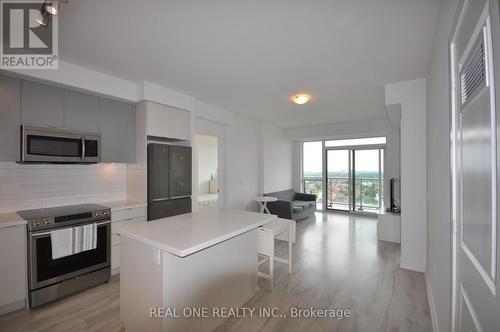 1705 - 4677 Glen Erin Drive, Mississauga, ON - Indoor Photo Showing Kitchen With Upgraded Kitchen