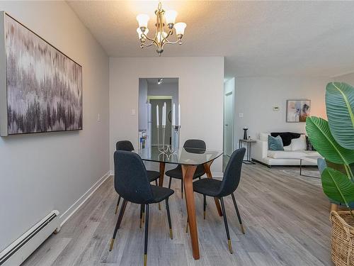 212-1745 Leighton Rd, Victoria, BC - Indoor Photo Showing Dining Room