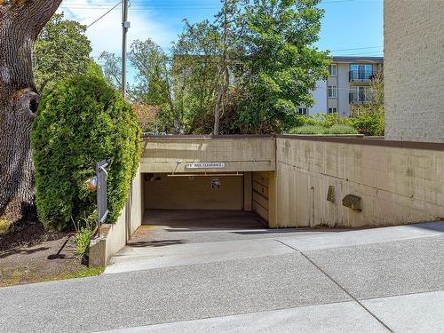 212-1745 Leighton Rd, Victoria, BC - Outdoor