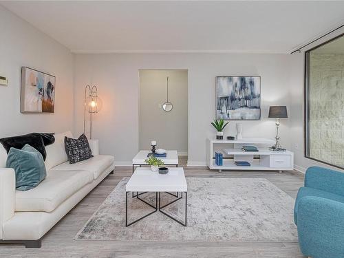 212-1745 Leighton Rd, Victoria, BC - Indoor Photo Showing Living Room