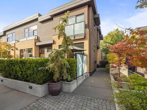 16-1020 Richardson St, Victoria, BC 