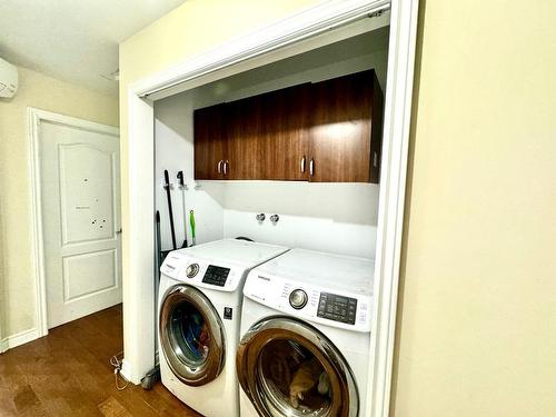 Salle de lavage - 16676 Boul. Gouin O., Montréal (L'Île-Bizard/Sainte-Geneviève), QC - Indoor Photo Showing Laundry Room