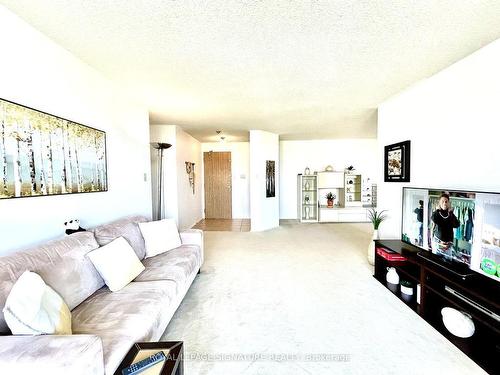 1212-1101 Steeles Ave W, Toronto, ON - Indoor Photo Showing Living Room