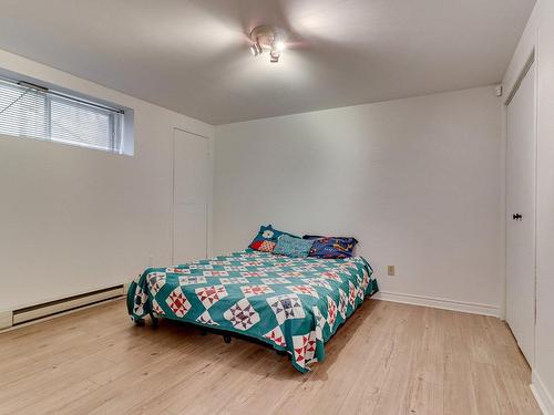 Bedroom - 1025 Rue Mirelle, Laval (Saint-François), QC - Indoor Photo Showing Bedroom