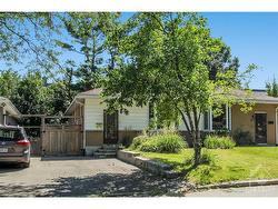 1930 BROMLEY Road  Ottawa, ON K2A 1C2