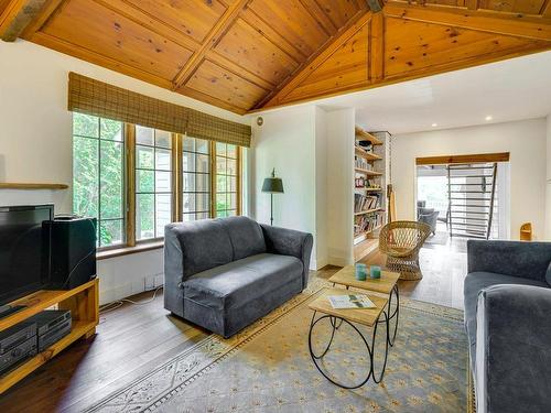 Salon - 329 Ch. Sunny Side, Wentworth-Nord, QC - Indoor Photo Showing Living Room