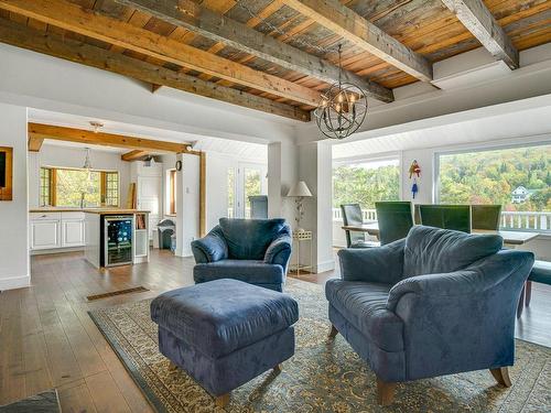 Salon - 329 Ch. Sunny Side, Wentworth-Nord, QC - Indoor Photo Showing Living Room