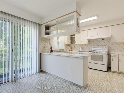 89 Burbank Rd, Toronto, ON - Indoor Photo Showing Kitchen