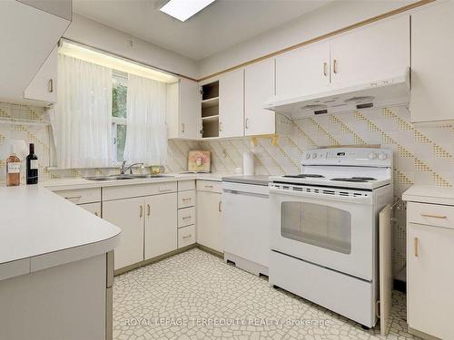 89 Burbank Rd, Toronto, ON - Indoor Photo Showing Kitchen With Double Sink